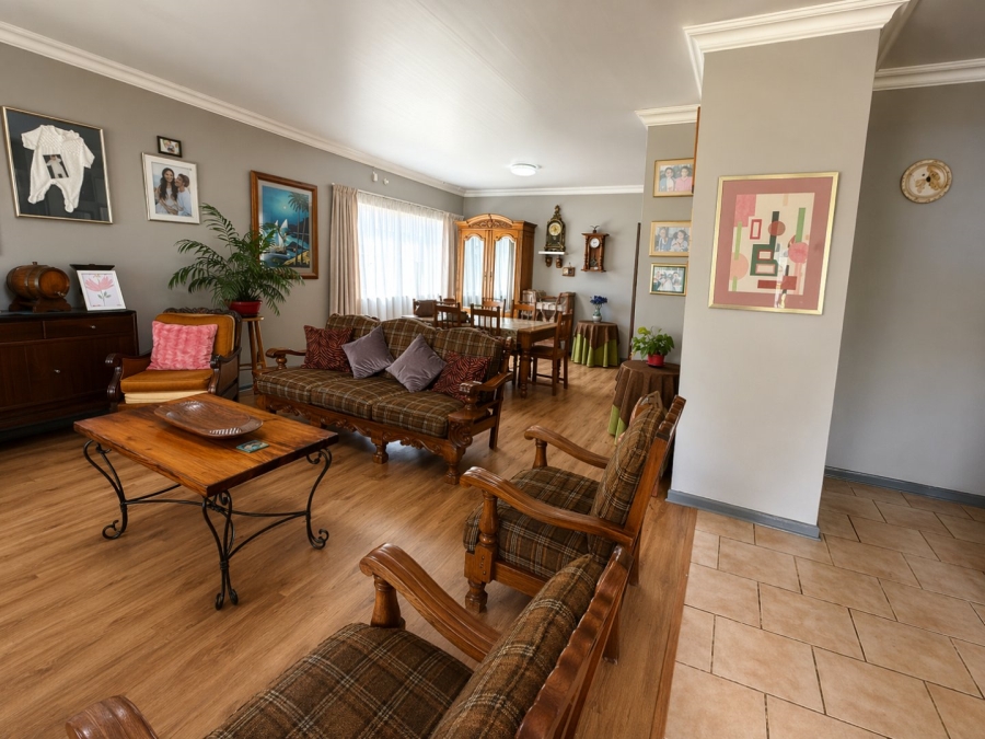 3 Bedroom Property for Sale in Langenhovenpark Free State